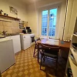 Studio Sublet In Geneva Center